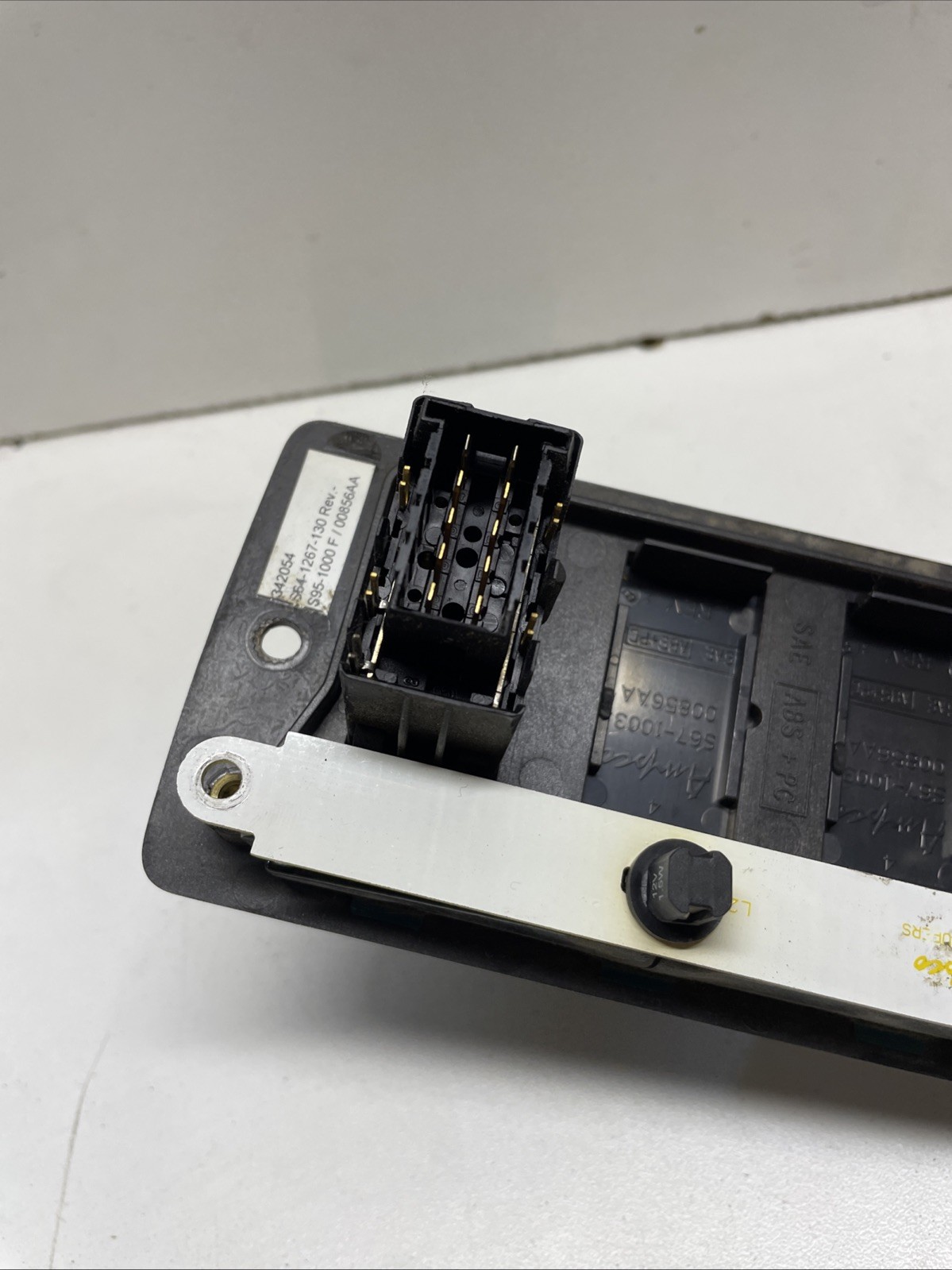 2012 Kenworth T700 Switch Panel – P/N: S64-1267-130 S95-1000, Item # 2541