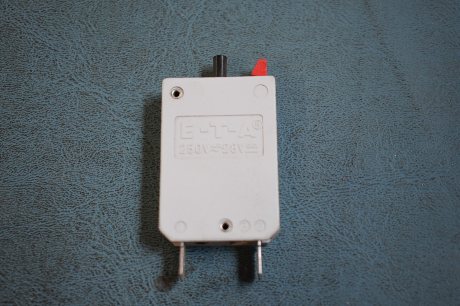 E-T-A ETA 127-P10-H-KF-5A 250V AC 28V DC Circuit Breaker Resettable 5 Amp NOS
