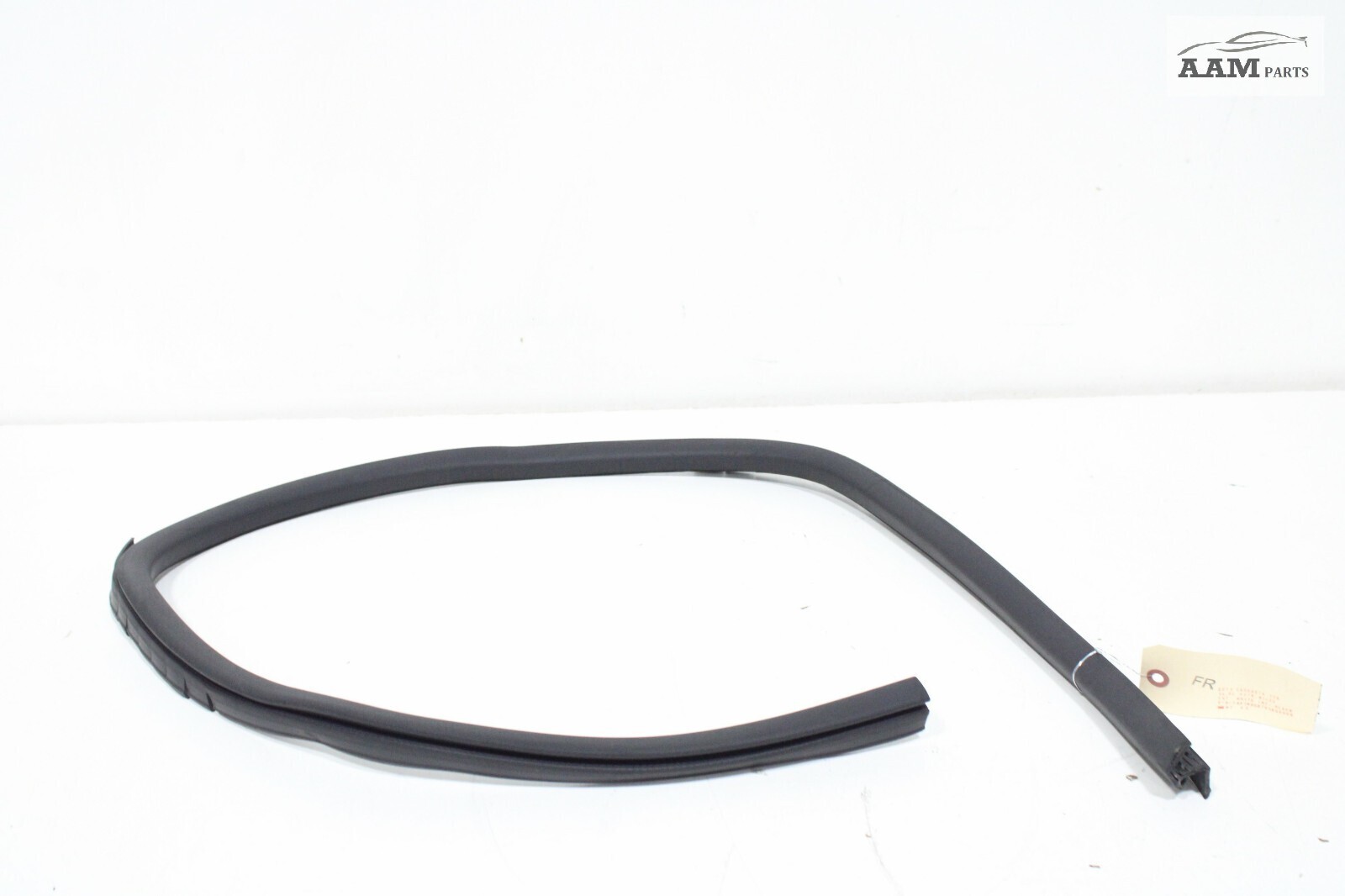 2018-2024 FREIGHTLINER CASCADIA FRONT RIGHT SIDE WEATHERSTRIP SEAL OEM