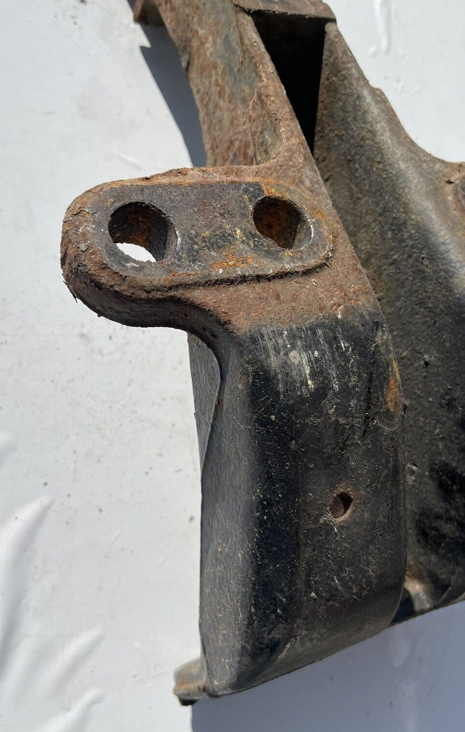 Freightliner Cascadia Cab Mount Support Bracket OEM