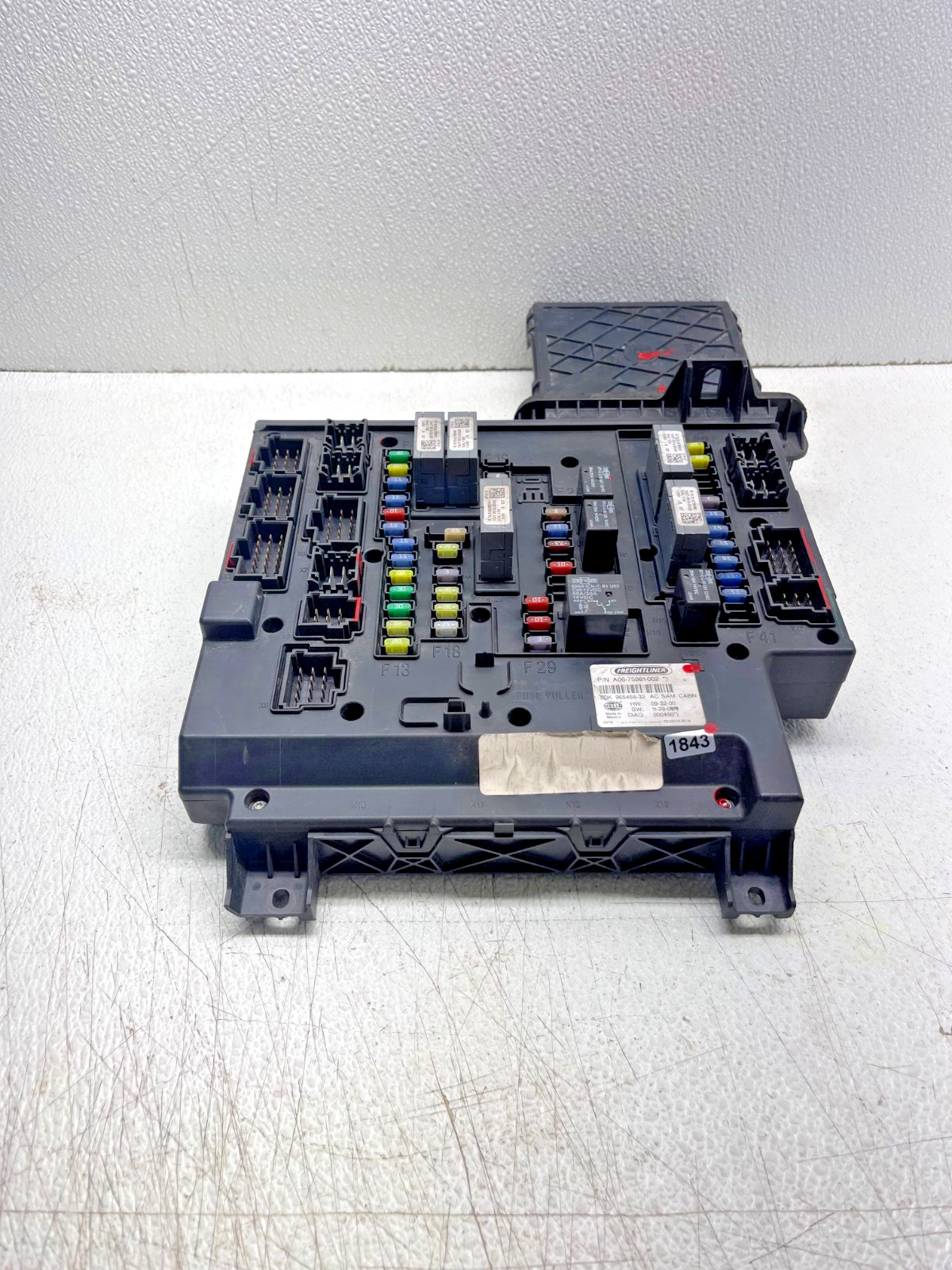 15 FREIGHTLINER CASCADIA CAB CONTROL MODULE CECU P/N A06-75981-002 SAM CABIN OEM