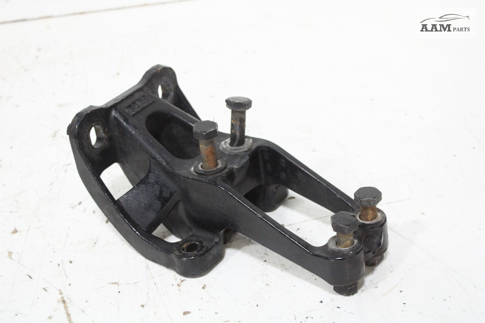 2018-2023 FREIGHTLINER CASCADIA FRONT LEFT CAB MOUNT BRACKET R18-67961-000 OEM