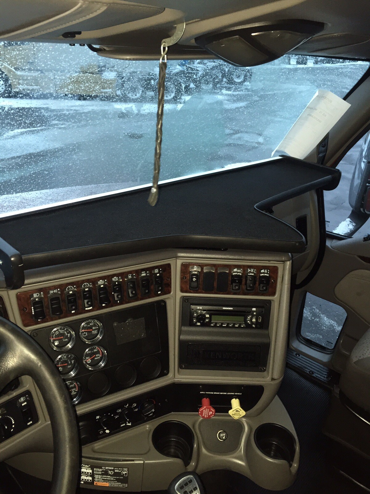 Kenworth T2000 T700 commercial truck parts