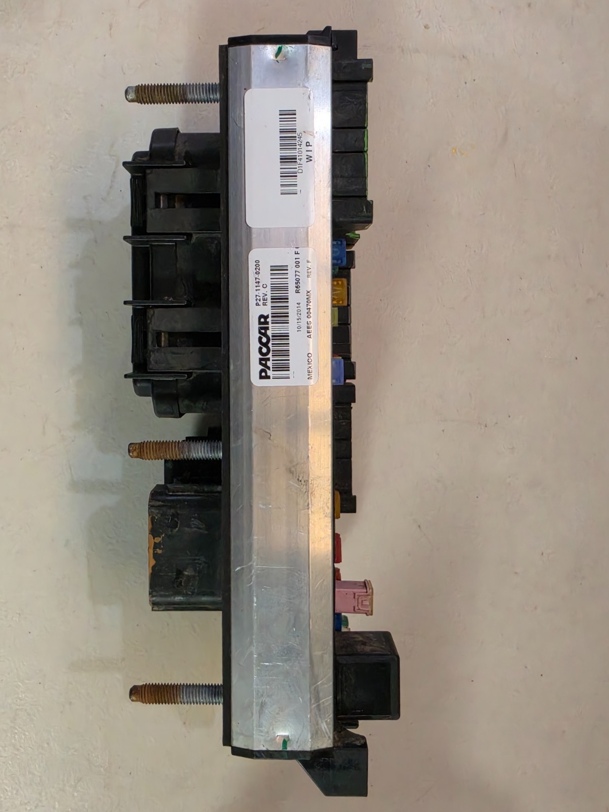 Kenworth T680 PACCAR Fuse Box P27-1147-0200 S53-1293-11E Cab PDC OEM