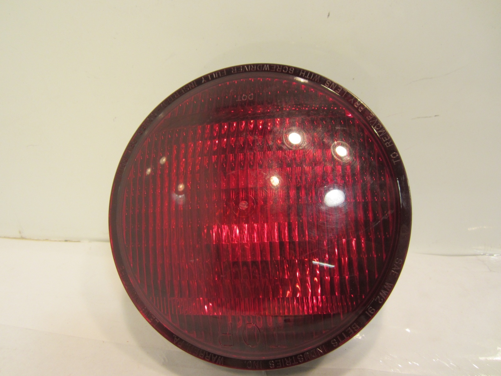 BETTS 280024 7″ RED WARNING LAMP SURFACE MOUNT