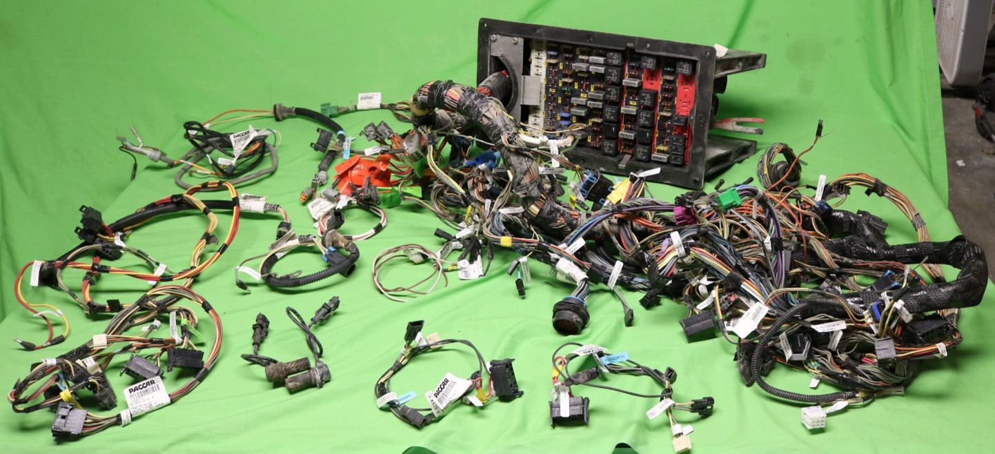 2021 Paccar Kenworth W900 Dash / Cab Wiring Harness, Fuse Box, & Other Wiring
