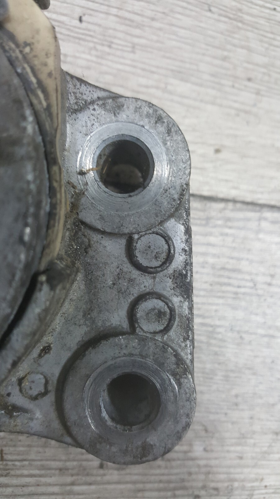 VOLVO BELT TENSIONER 21422767