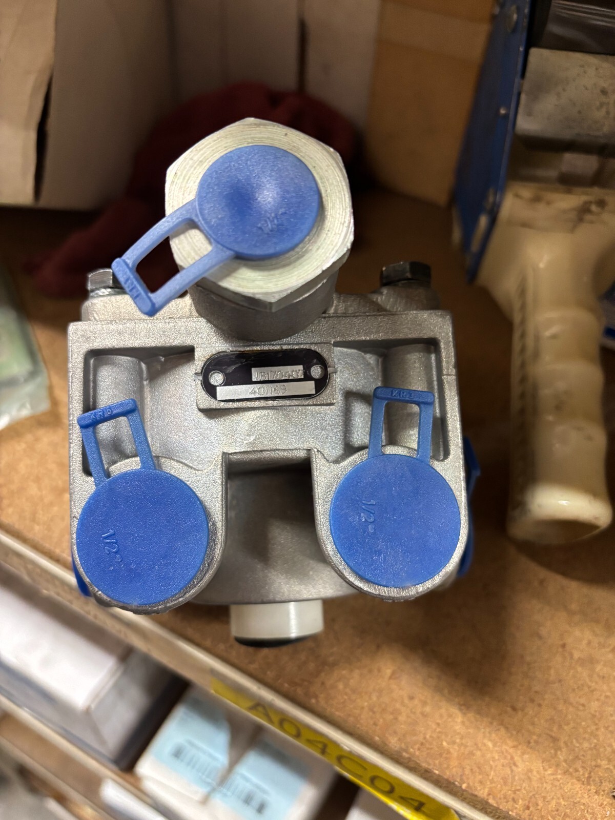 Tramec Sloan 401169 Valve R14 Relay Horizontal KN28071, BX103010N