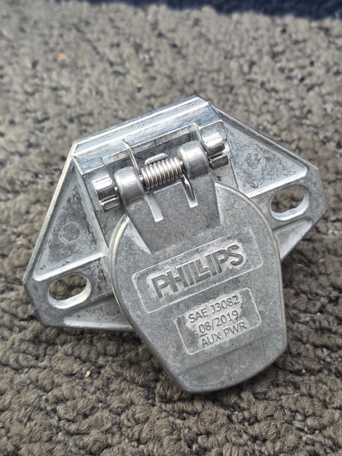 PHILLIPS 15-328: AUXILIARY VERTICAL DUAL POLE SOCKET ZINC DIE CAST