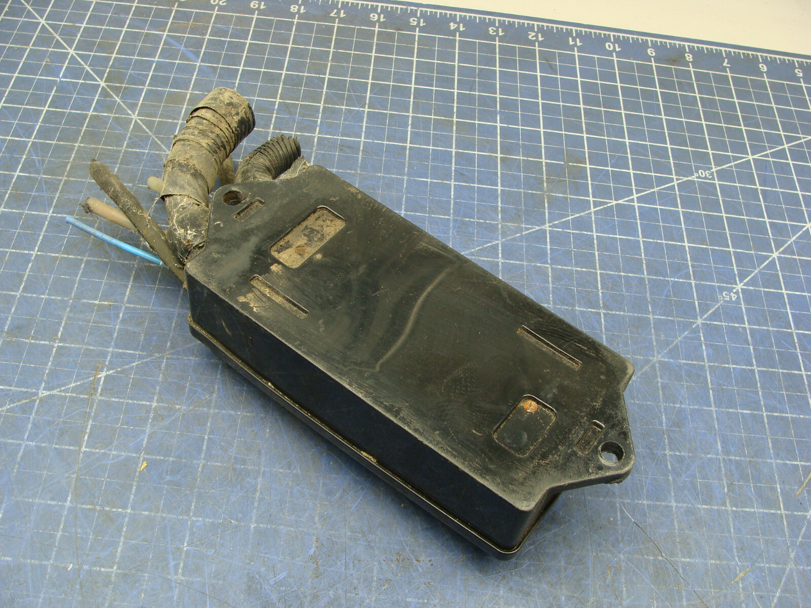 BERG 300634 JUNCTION BOX PULL FROM 2003 CRANE CARRIER LDT2-40