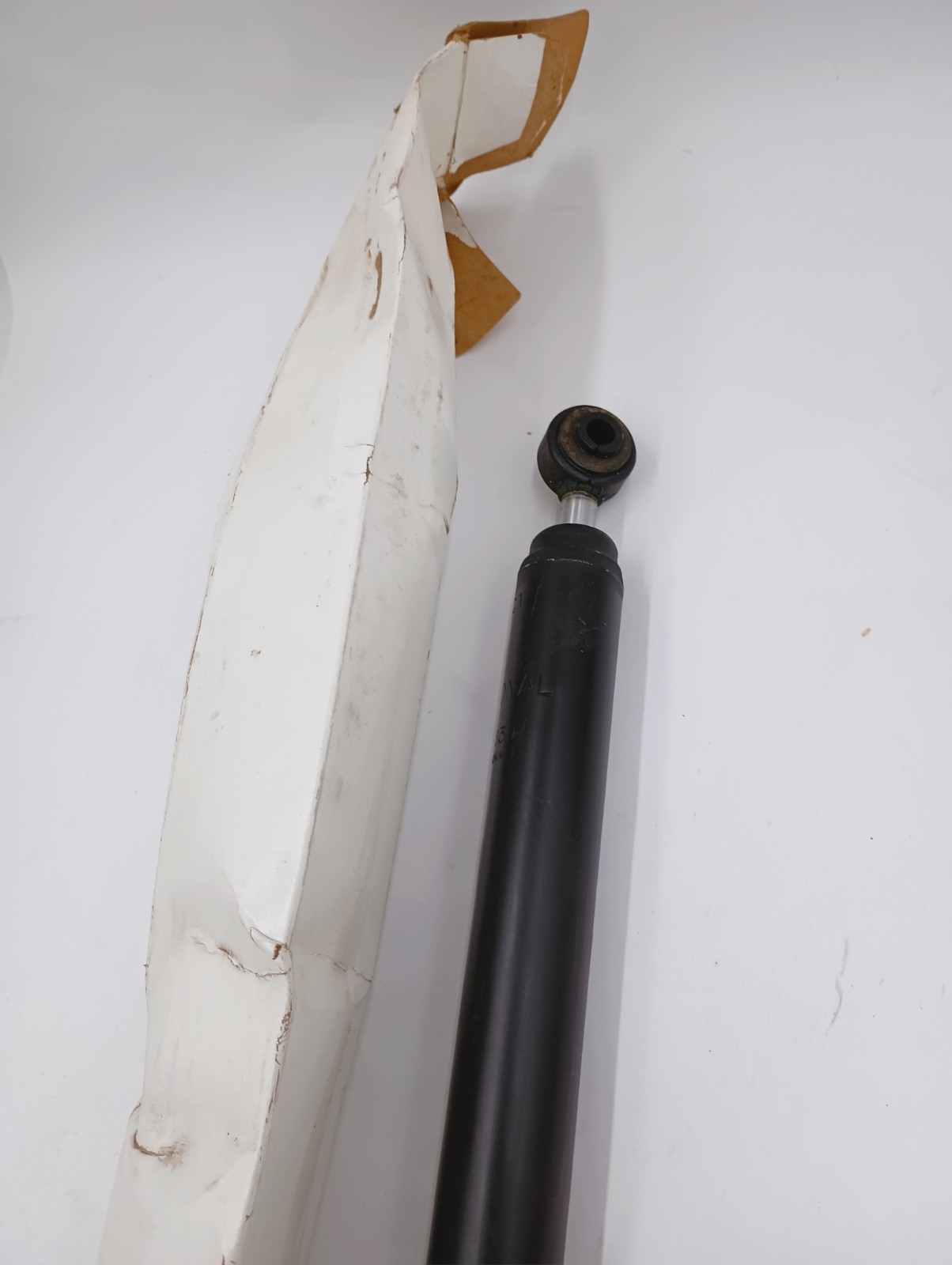 GENUINE OEM INTERNATIONAL NAVISTAR 3501427C1 HOOD SHOCK ABSORBER NEW
