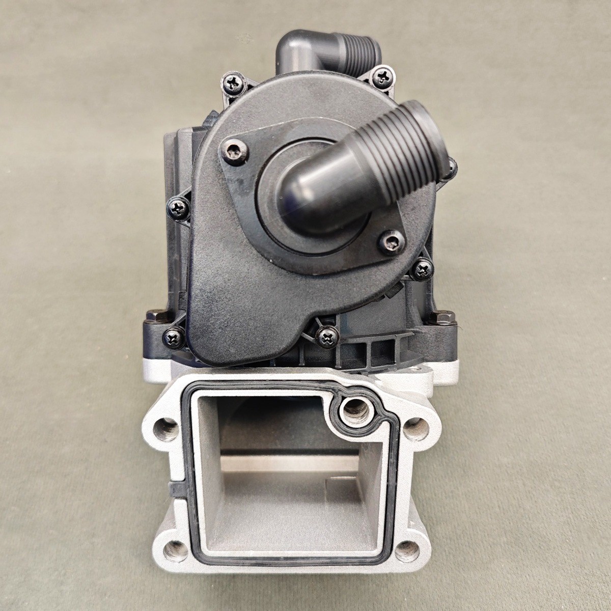 New Oil Crankcase Ventilation Separator for 21122539 21475228 Volvo D13 MP8