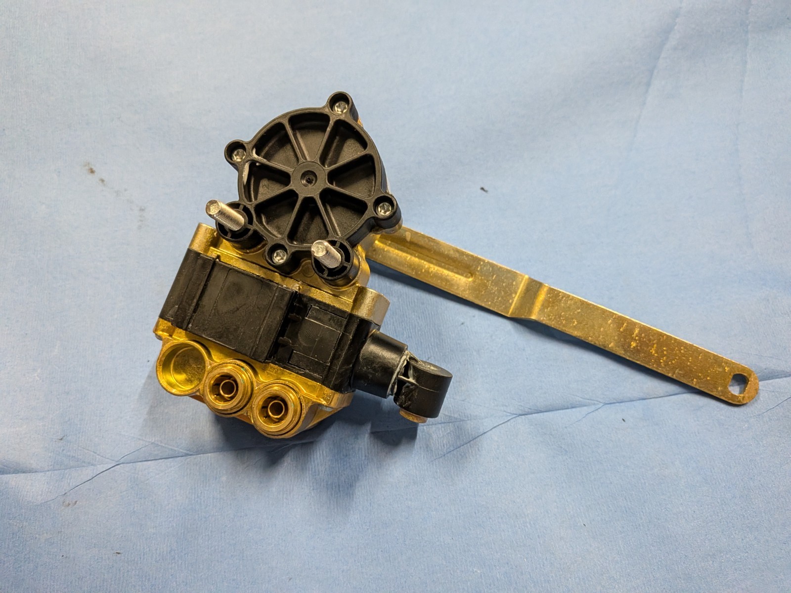 Haldex PR Plus Height Control Valve – 90555353 – PGL12026, New Old Stock.