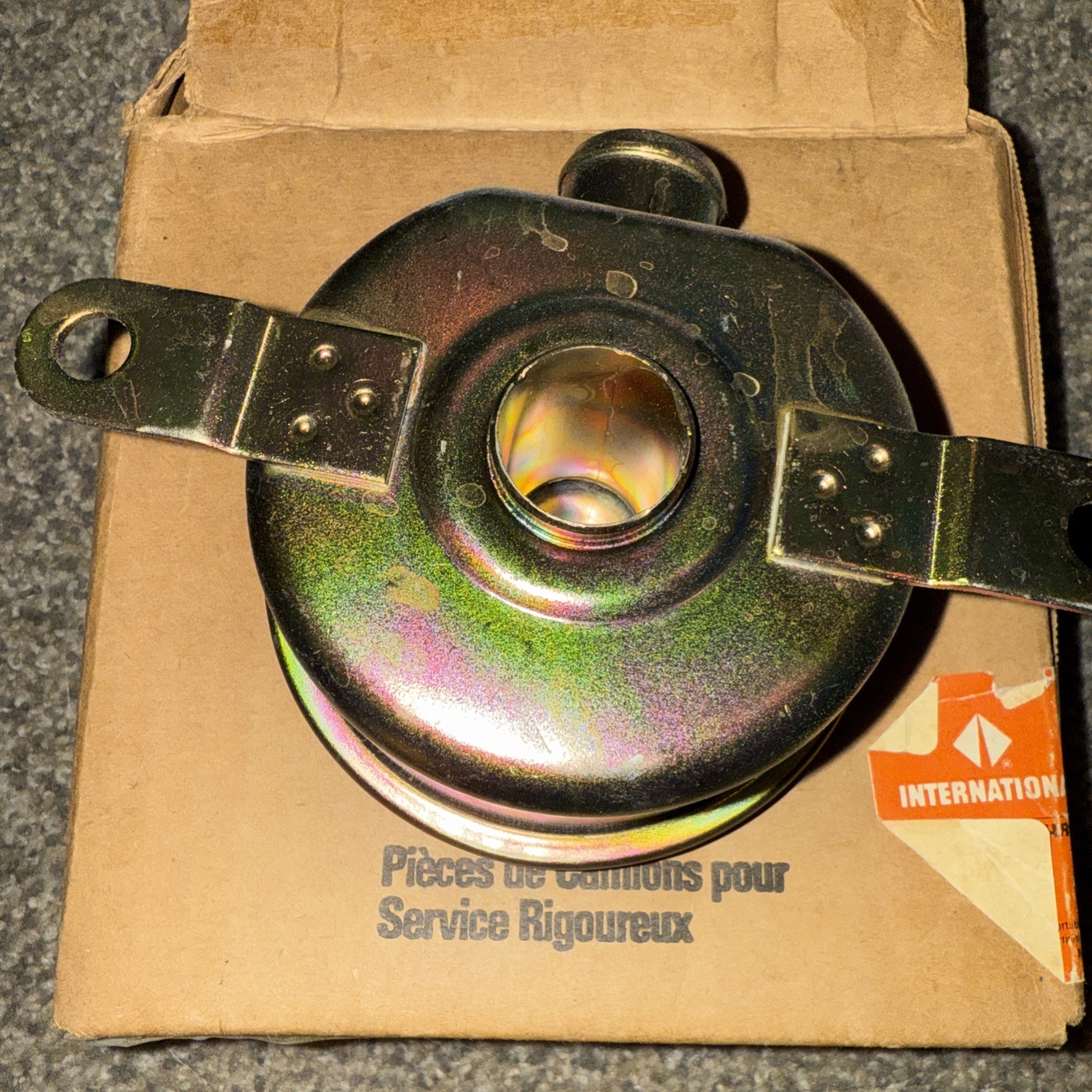 International 1805319C1 Crankcase Vent Pressure Relief Valve T444E 7.3L