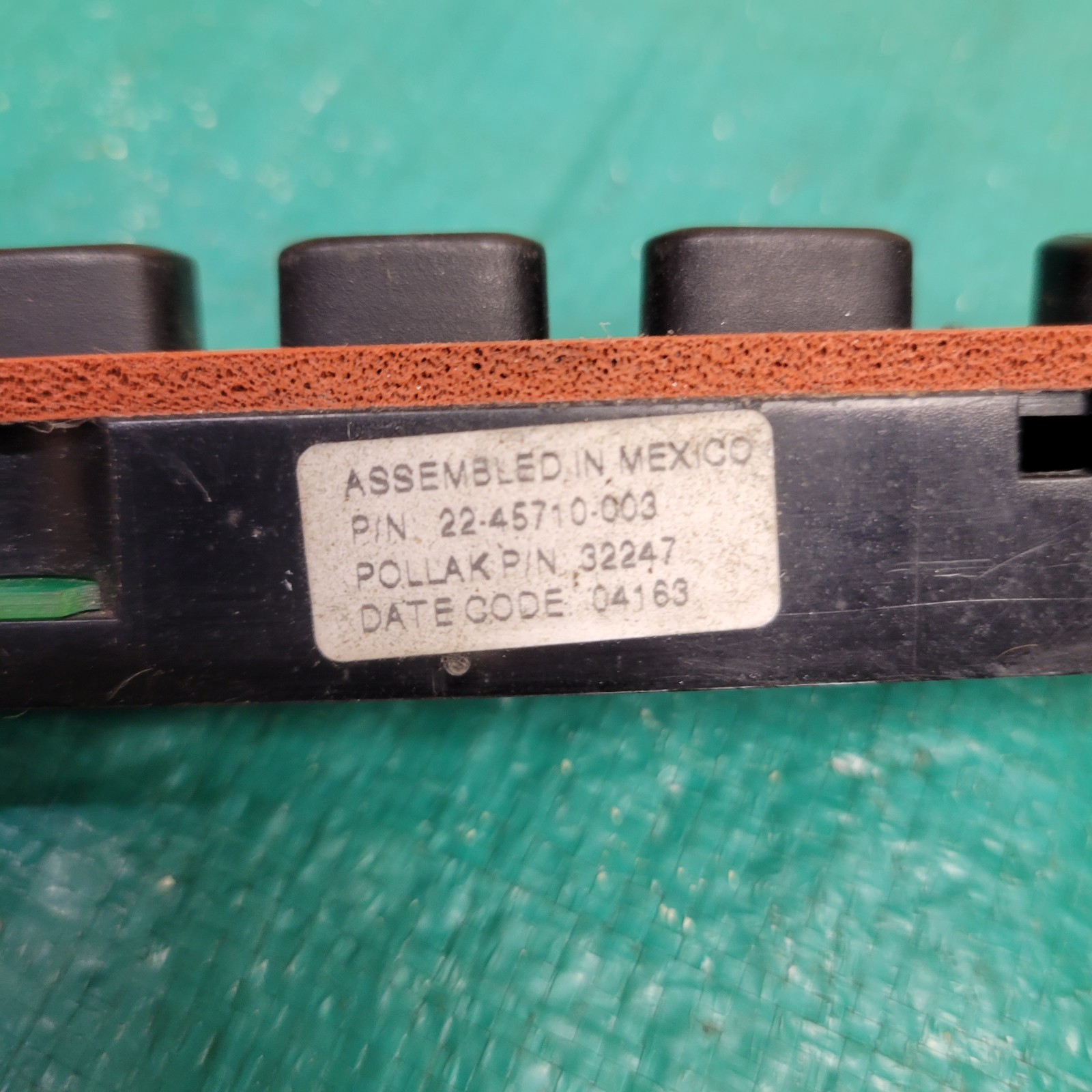 Freightliner Pollak Switch Button Strip 22-45710-003 32247