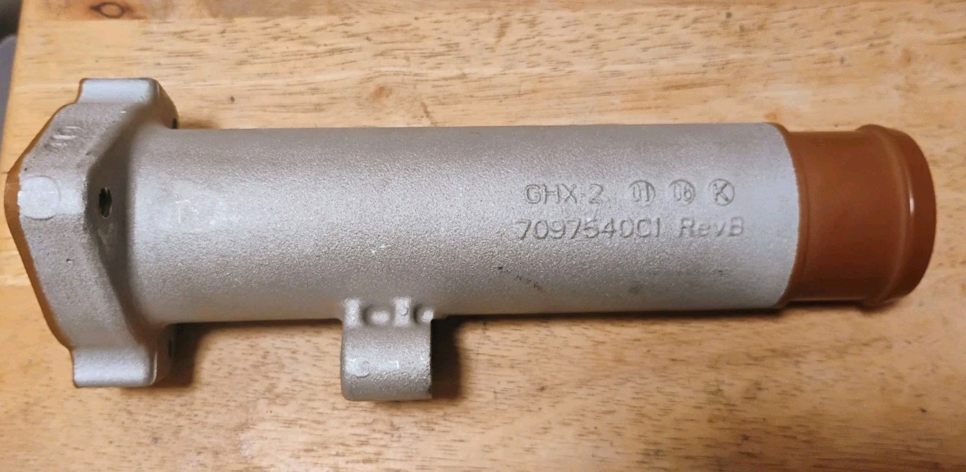 International EGR Duct / Pipe 7097540C1 NOS