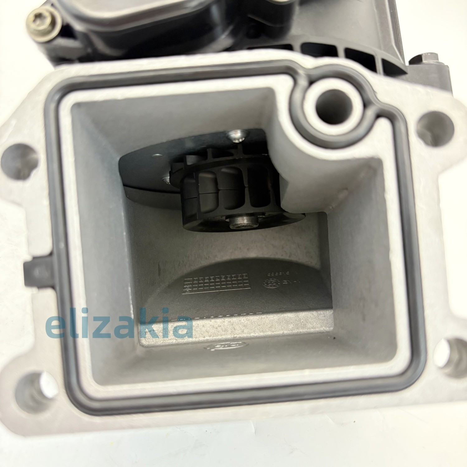 Oil Crankcase Ventilation Separator 21122541 For Volvo D13 MP8 Truck 20499419