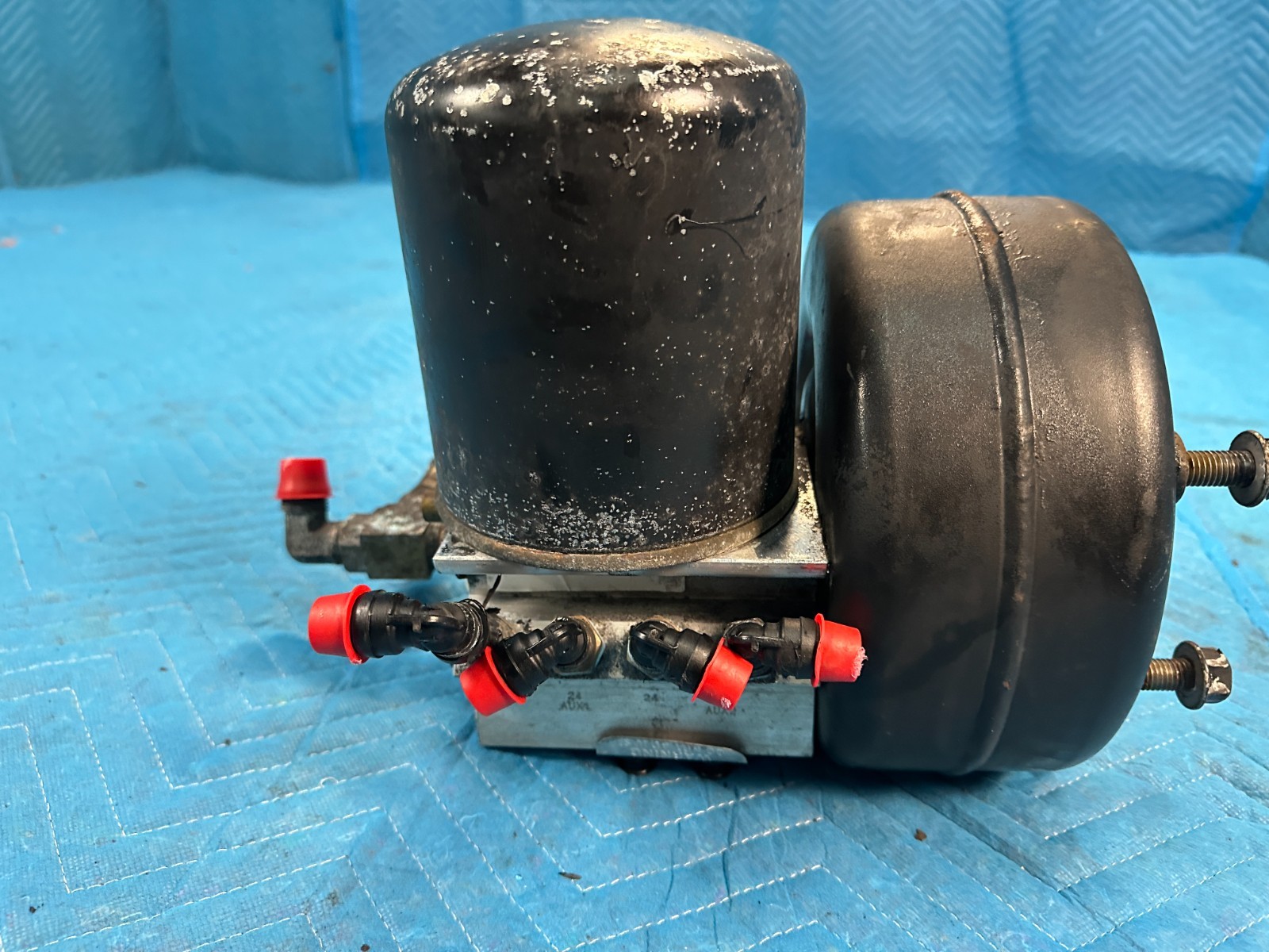 International Prostar LF627 Bendix Air Dryer Assembly 2017 OEM