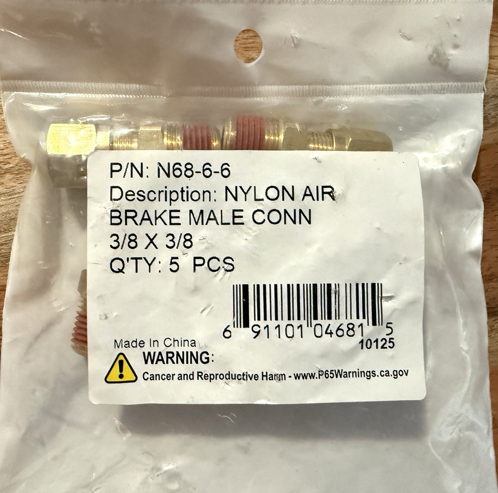 NYLON AIR BRAKE MALE CONN 3/8″ X 3/8″ One bag of 5 pieces PN N68-6-6