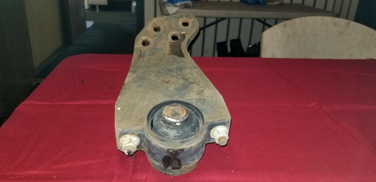 INTERNATIONAL PROSTAR BRACKET 3844013C4 LH CAB MOUNT