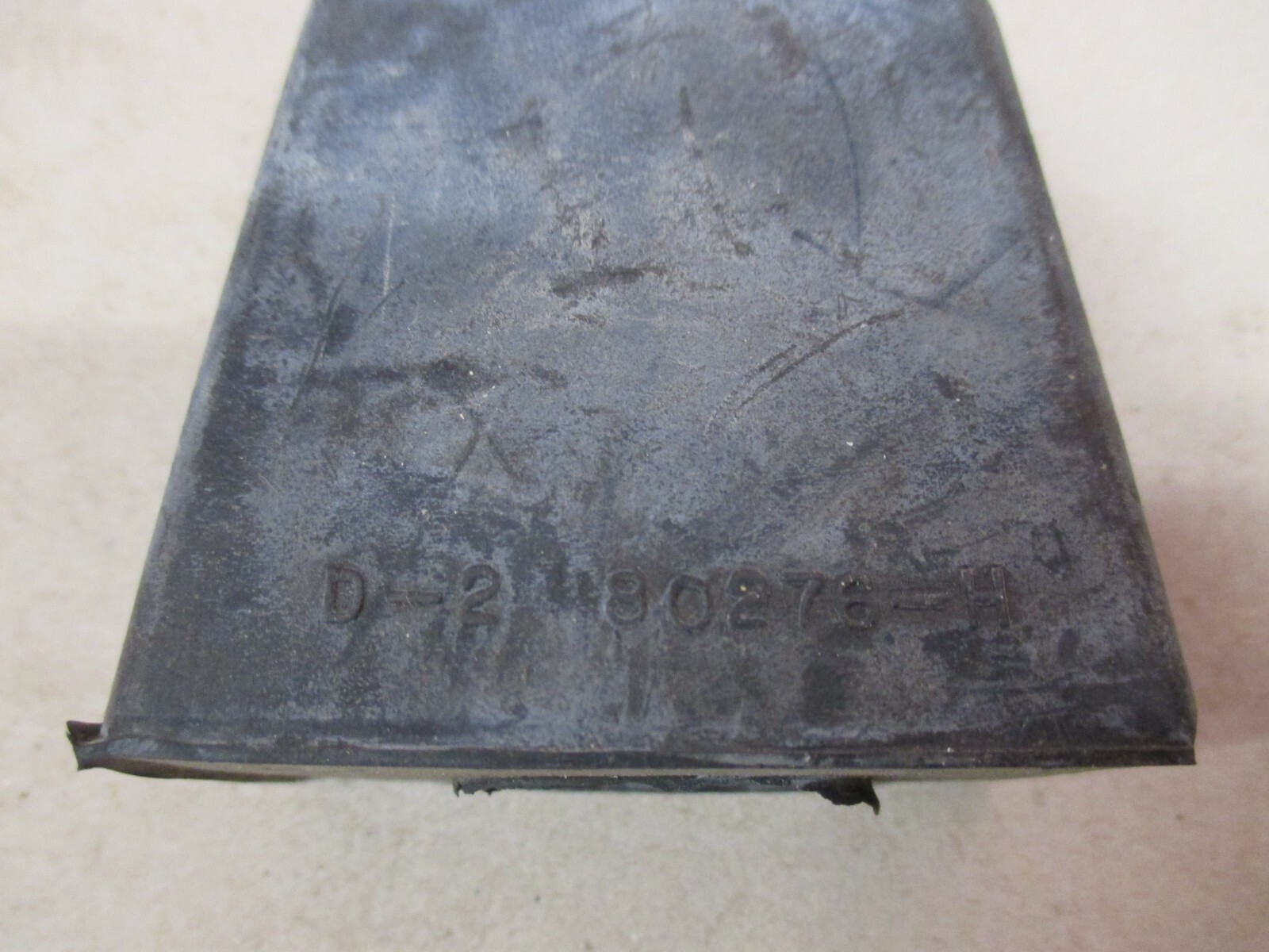 INTERNATIONAL D-2 80276-H RUBBER STOP/BUMPER LOT OF 3 PIECES TRUCK PARTS DT466