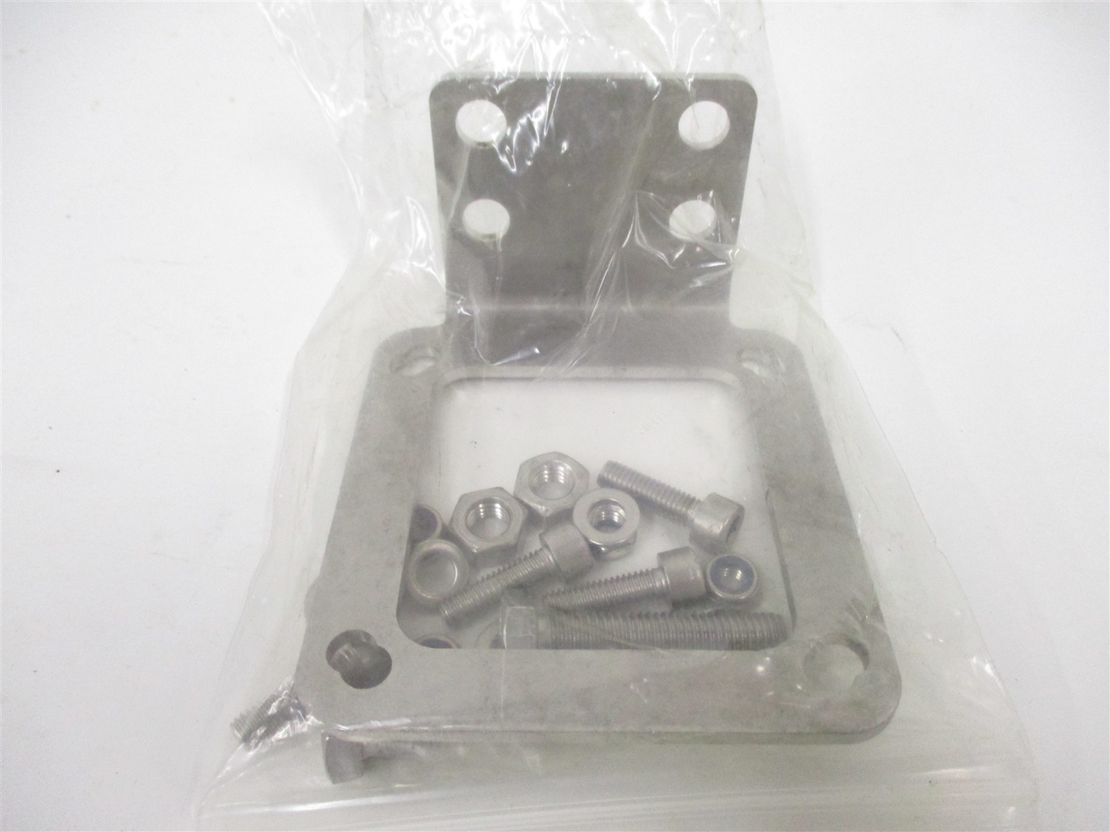 11783-2 BREAK AWAY BUS TRAILER CONNECTOR RECEPTACLE 9-PIN WITH BRACKET RE201033