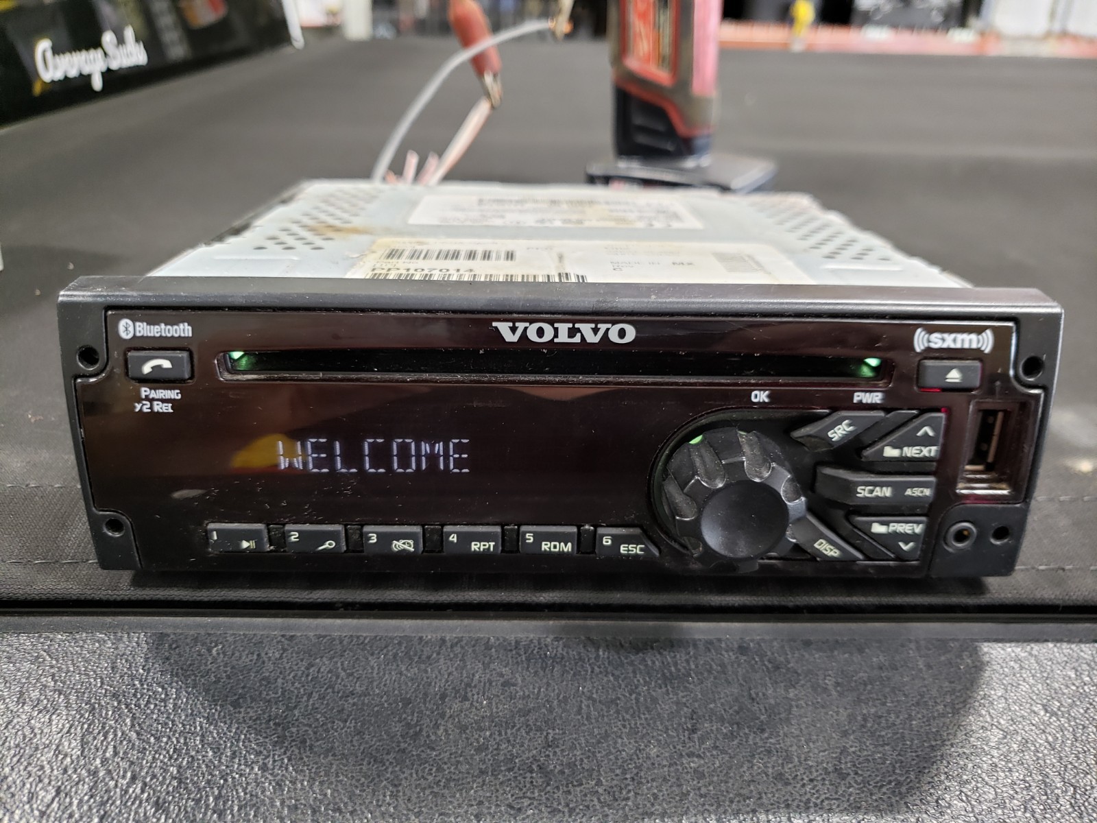 Volvo VNL Bluetooth SXM Radio 24145138, Delphi Item DEA500, Item # M2026J