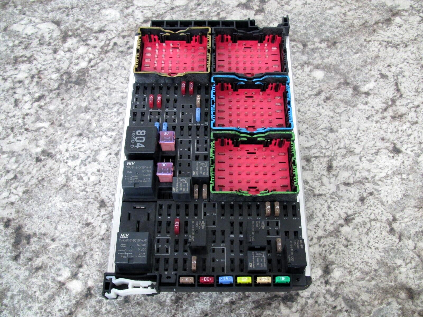 New OEM Paccar P27-1297-0101 Kenworth / Peterbilt Semi Truck Cab Fuse Box Assy