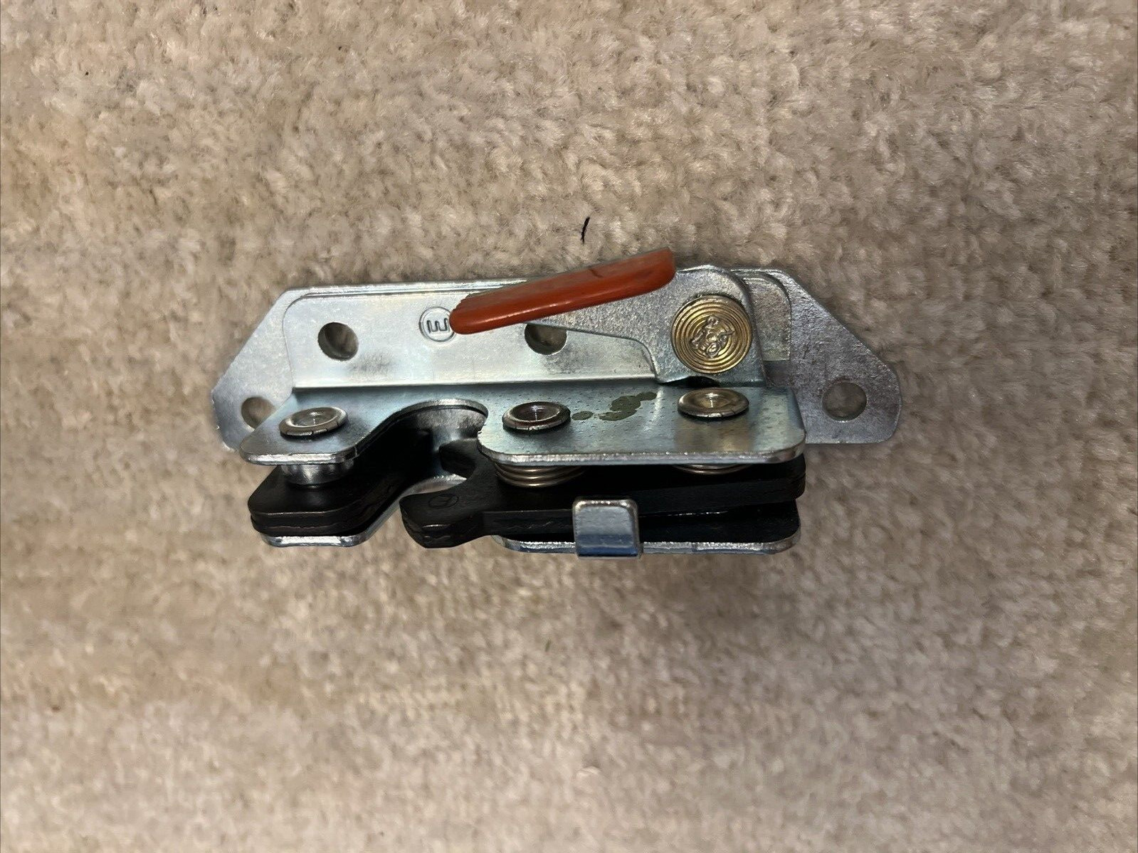 Kenworth Lower Bunk Latch 19-300R