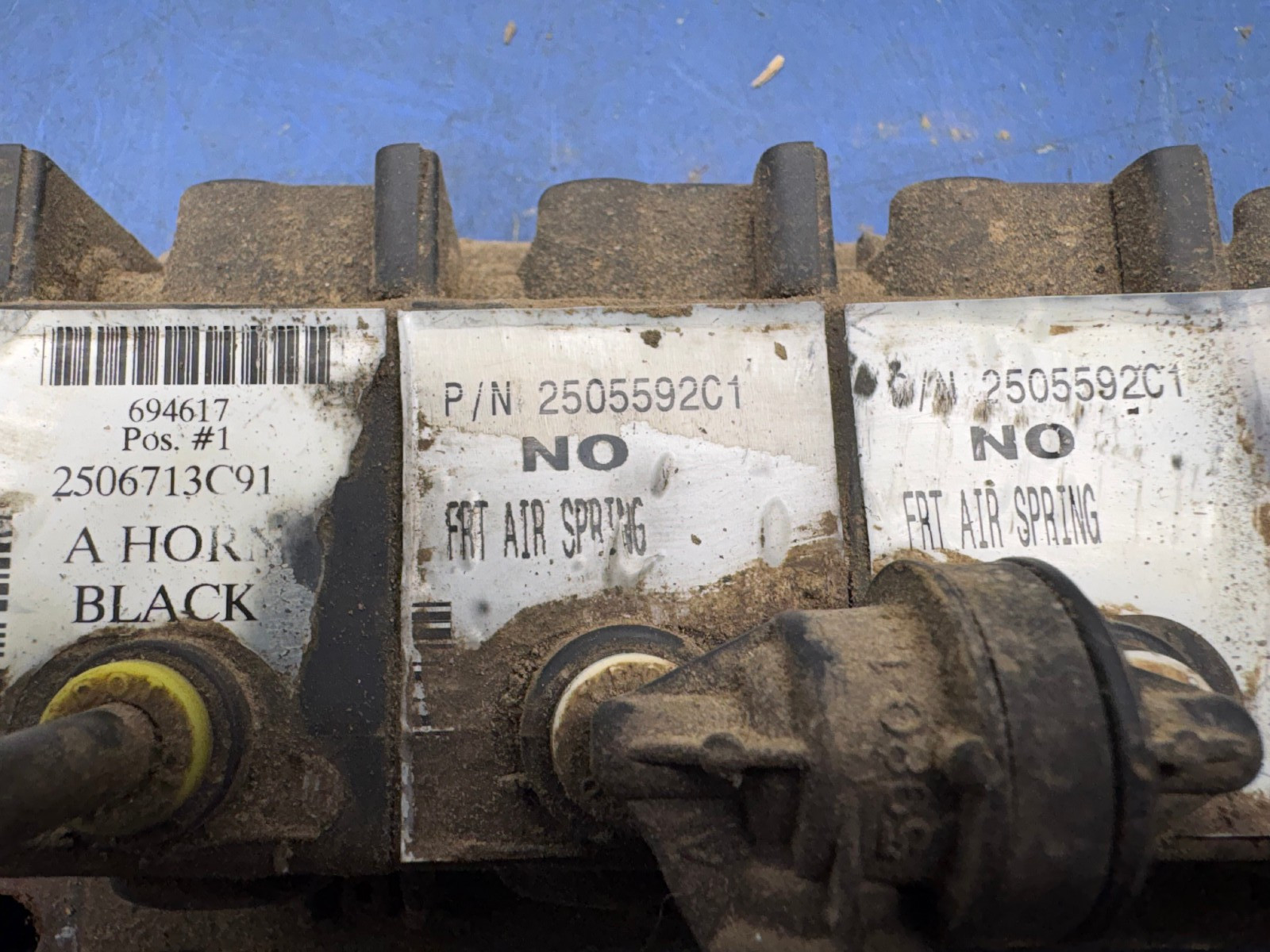 2007 IH PROSTAR PREMIUM AIR VALVE SOLENOID 2506713C91, 2505592C1, & 2506711C91