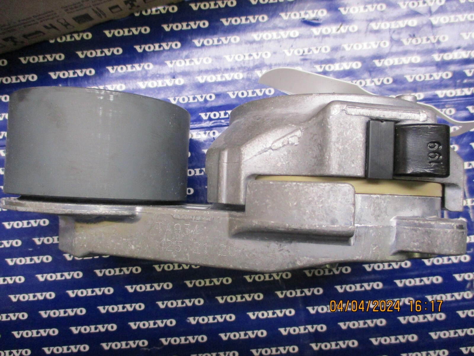 Volvo D13 2017-21 a/c belt tensioner OEM 24201573