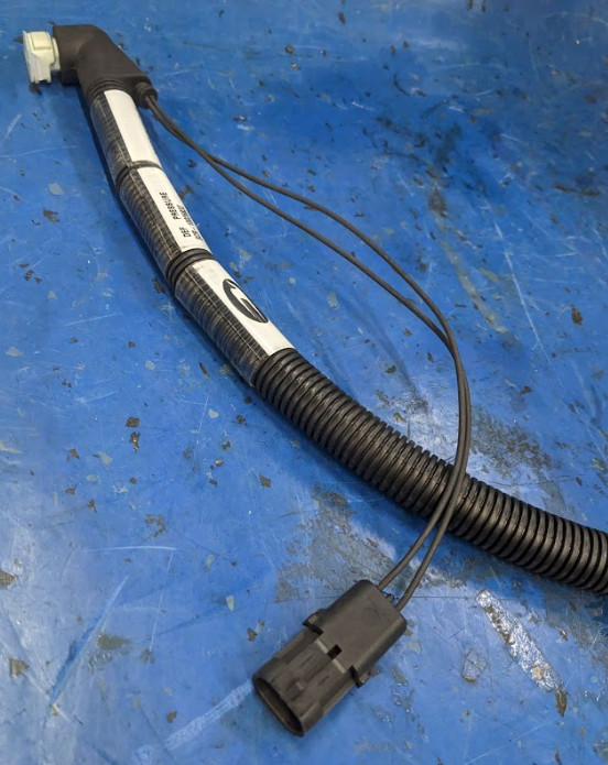 Parker Hose Assy DEF Pressure Outlet 1 Meter Blue Bird SCR 10026832