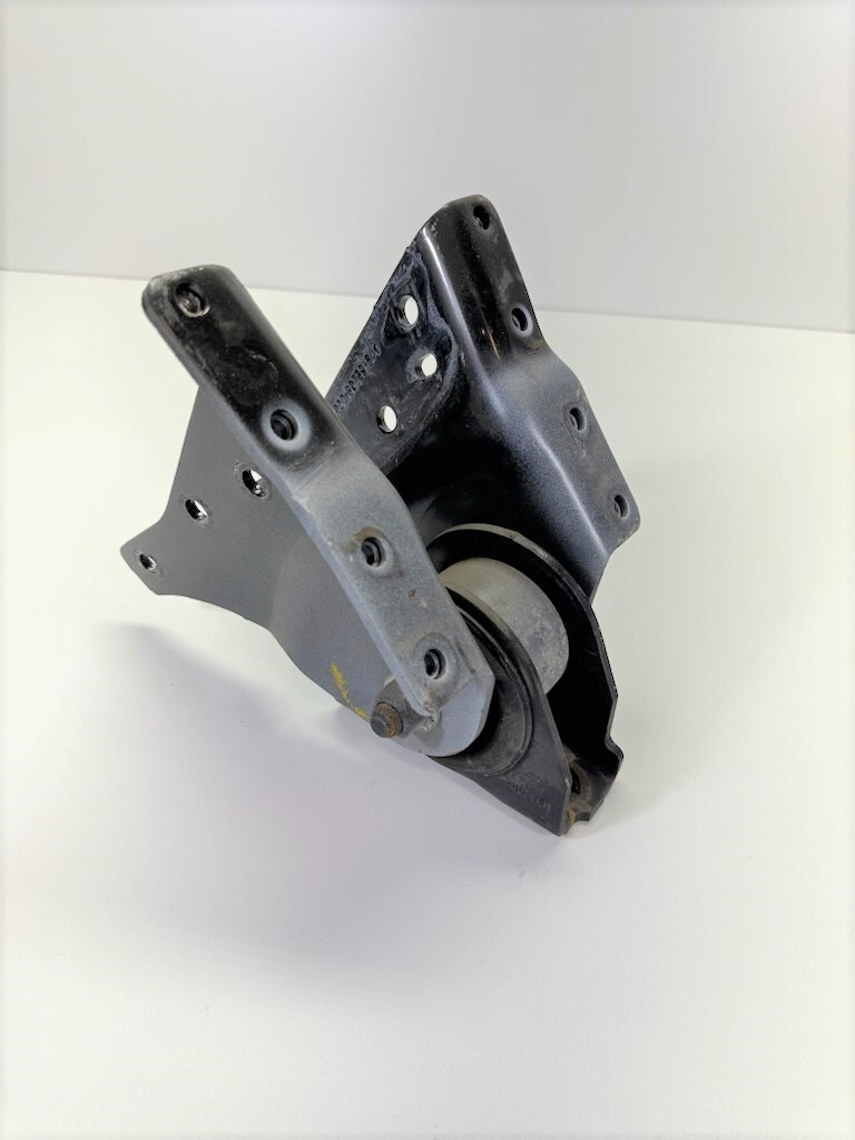 2021 FREIGHTLINER CASCADIA RIGHT PASSENGER CAB MOUNT WITH BRACKET 18-68767
