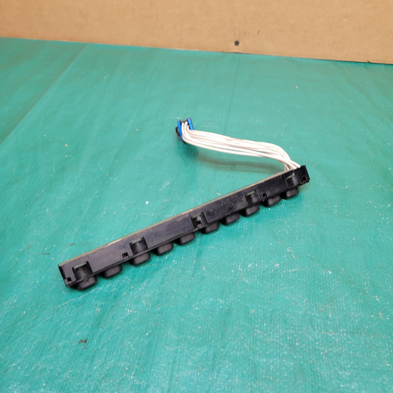 Freightliner Pollak Switch Button Strip 22-45710-003 32247