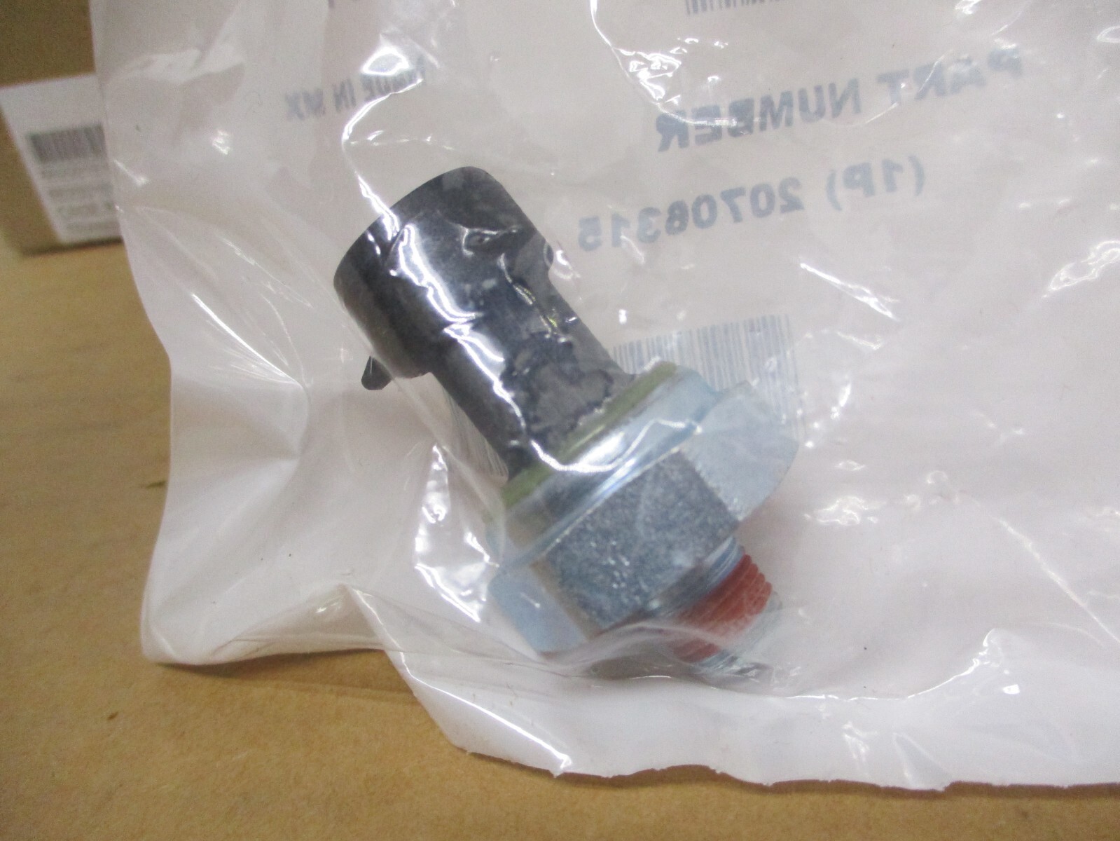 Volvo Mack New OEM Oil Pressure Sensor 20706315