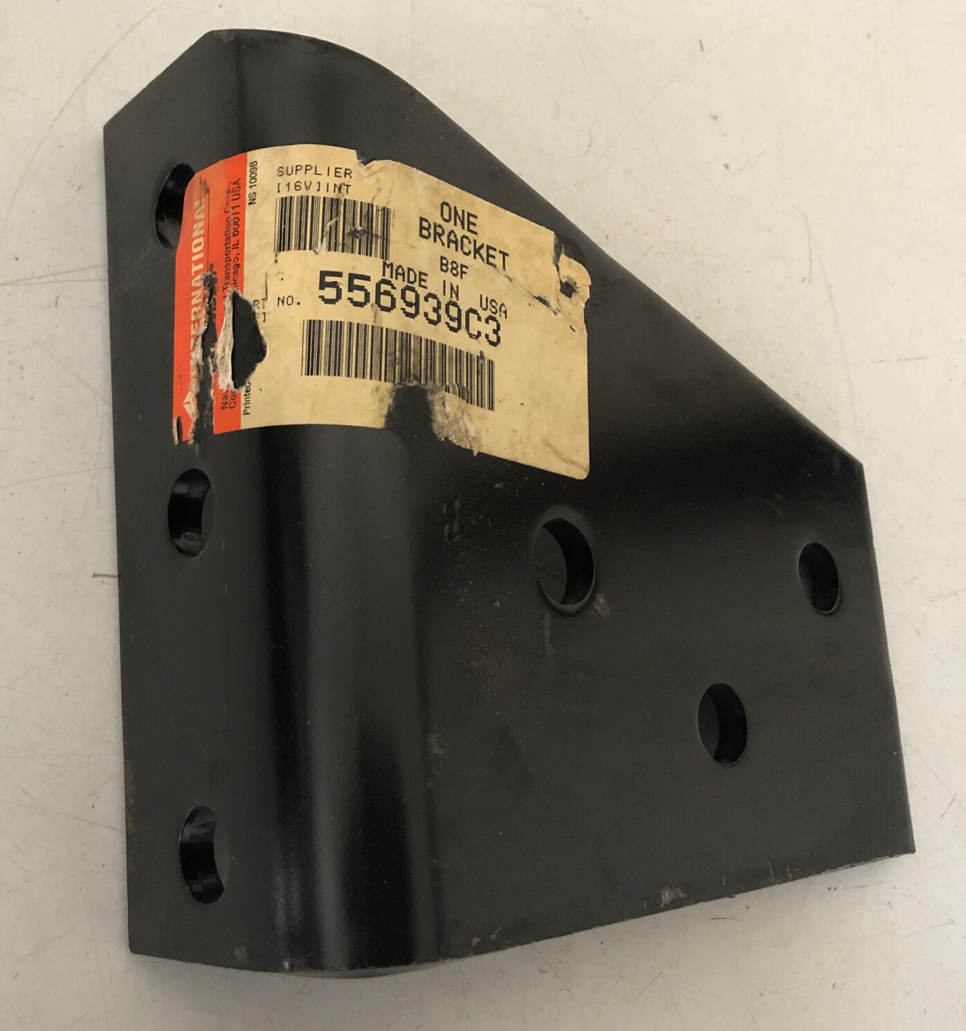 GENUINE INTERNATIONAL RIGHT FRONT LEFT REAR BRACKET OEM NEW 556939C3 NOS