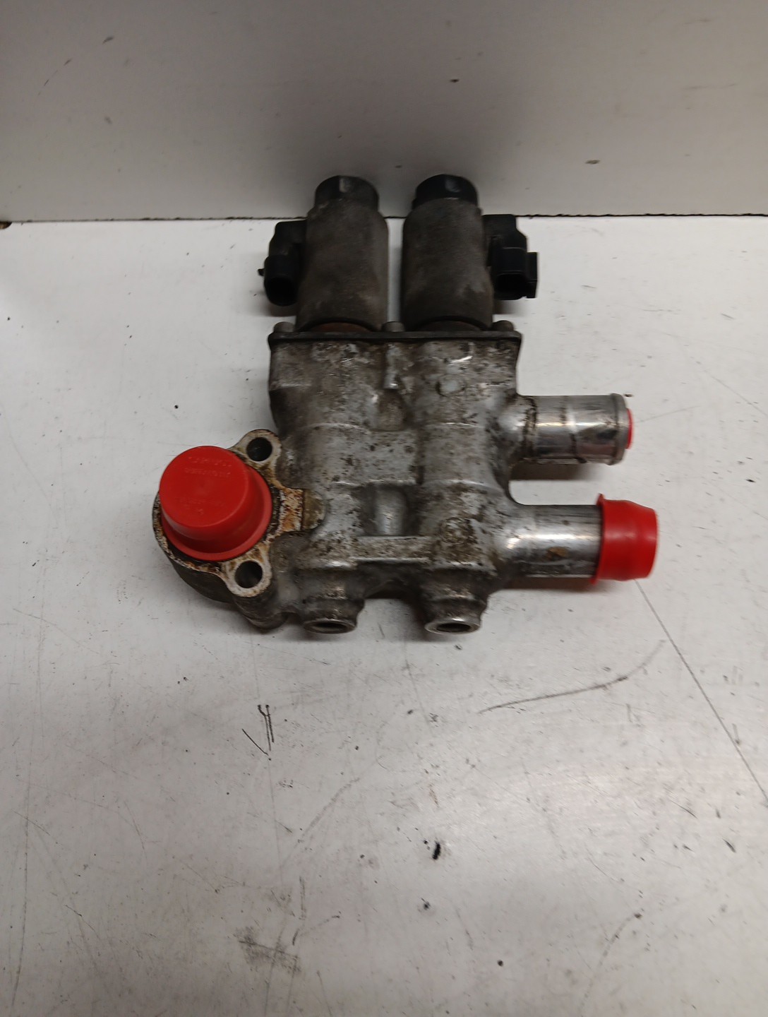 3018072C92 Genuine International Coolant Control Valve Item #3154