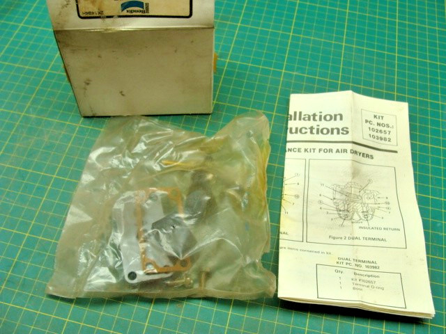 BENDIX THERMOSTAT MAINTENANCE KIT FOR AIR DRYERS 102657 & 103982