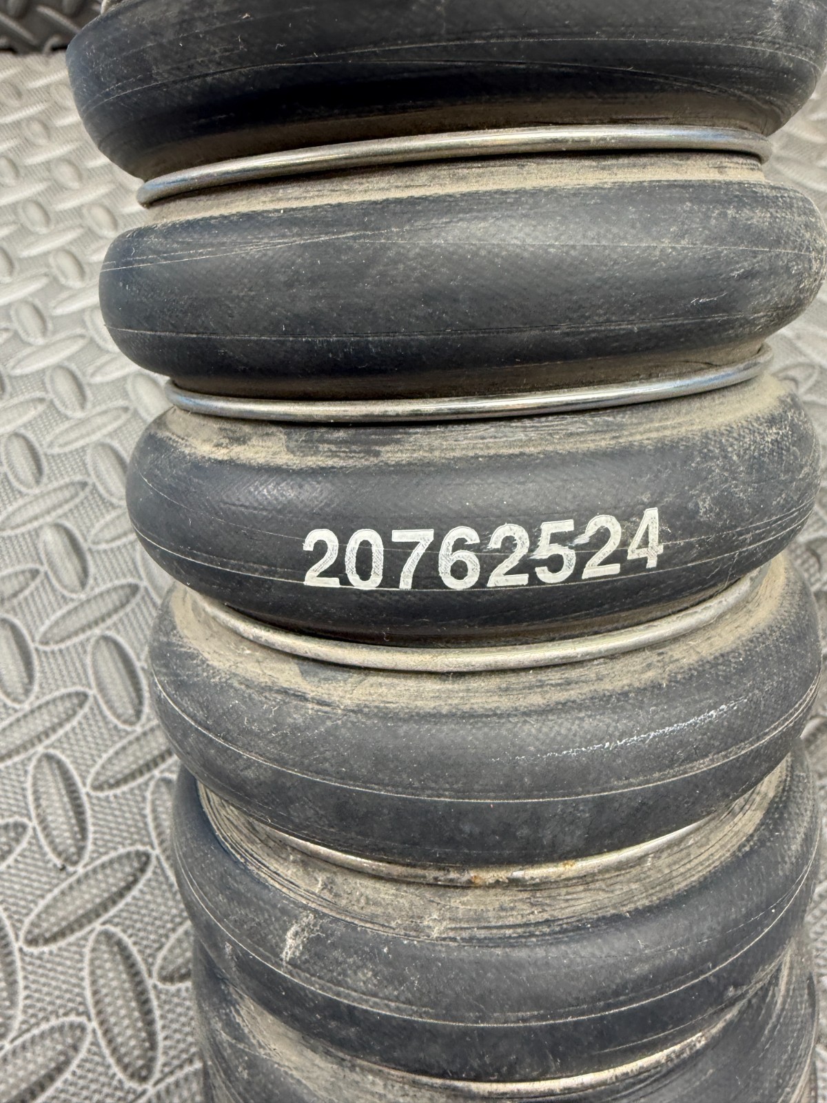 Genuine OEM Volvo 20762524 Upper Charge Air Hose For D12 / D16 Engines