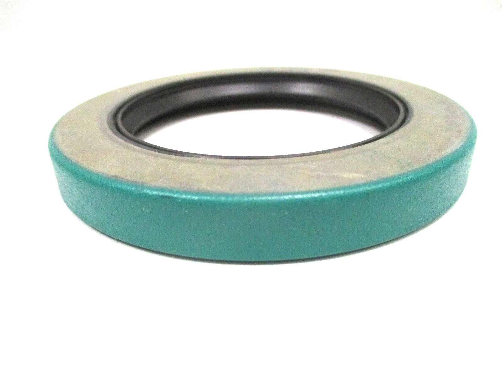 23782 NEW GENUINE SKF CR RADIAL SHAFT OIL SEAL 2.375″ MADE IN USA
