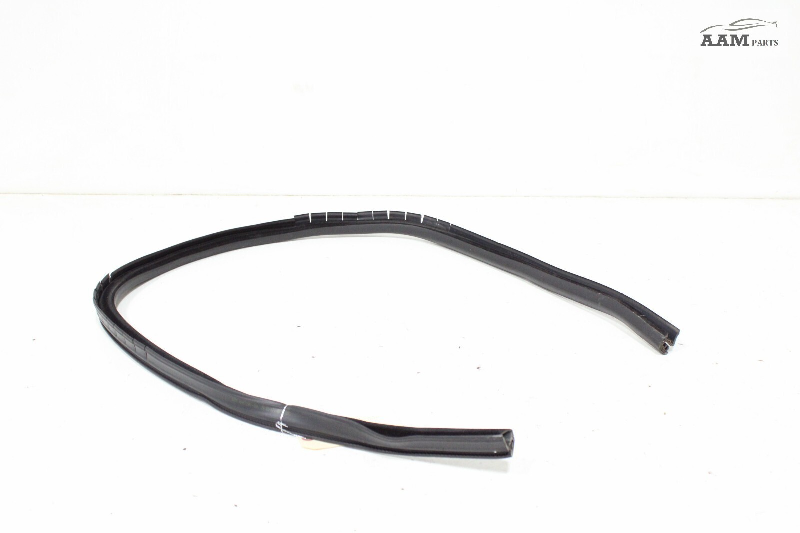 2018-24 FREIGHTLINER CASCADIA FRONT LEFT WEATHERSTRIP SEAL 18-670991-004 OEM