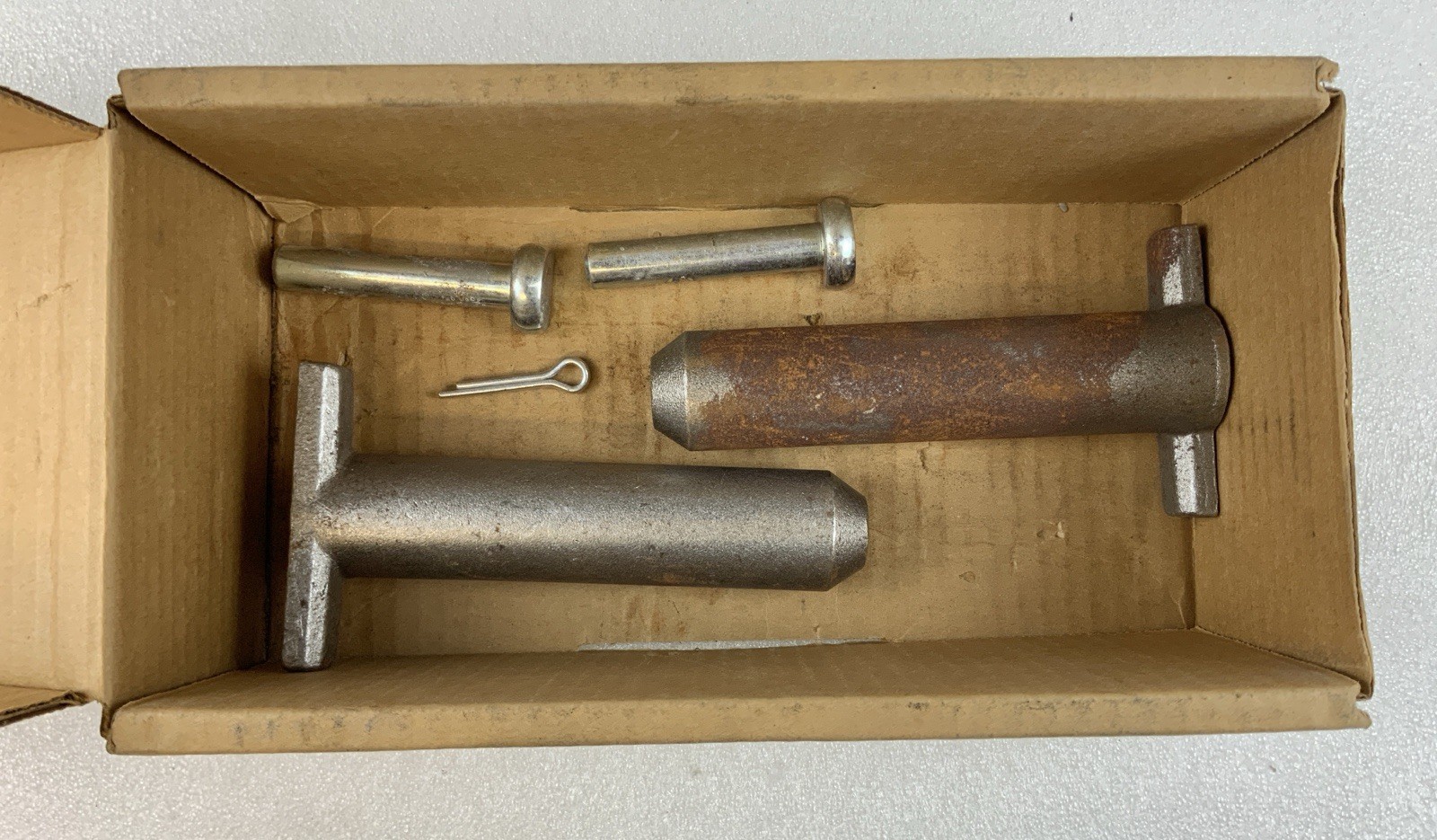 Fontaine KIT-PIN-LLB Bushing & Bracket Pin Kit-MISSING LINERS & ONE PIN – NOS