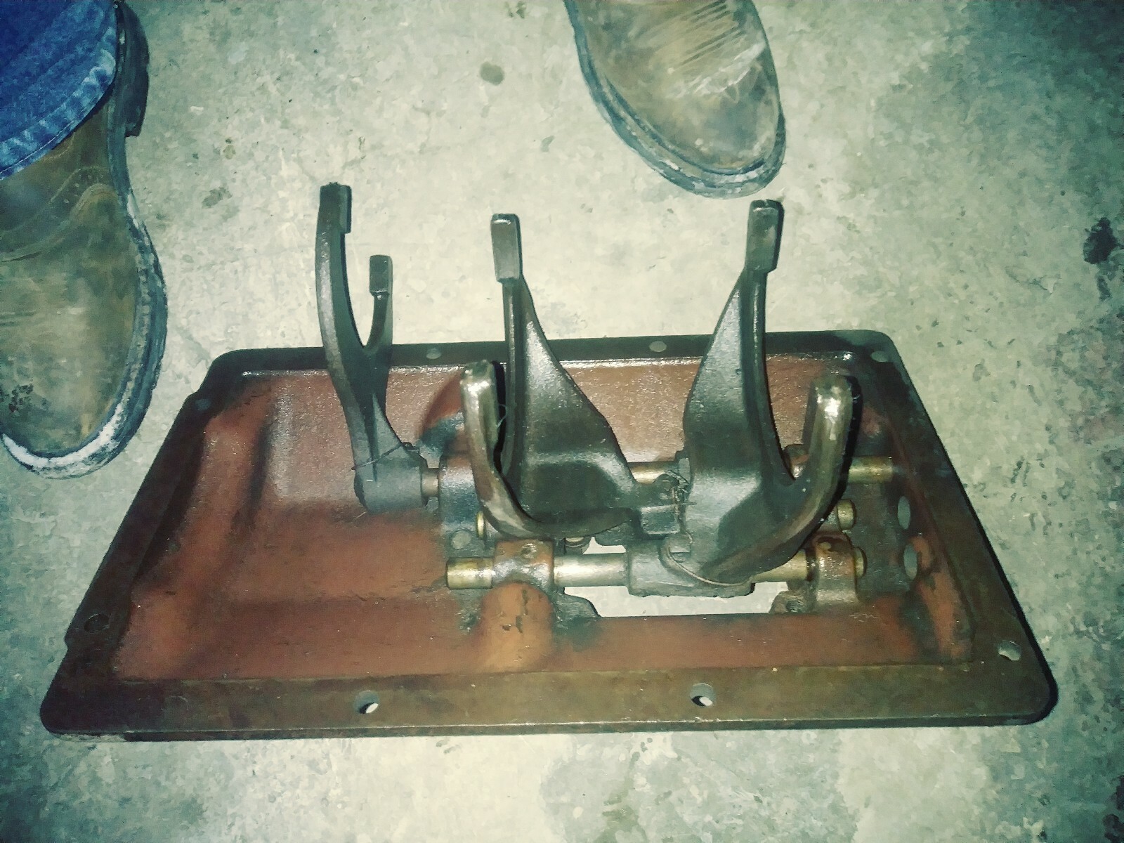 Spicer shifter top 46-16-26 cast iron shifter top 5756 transmission 5756b