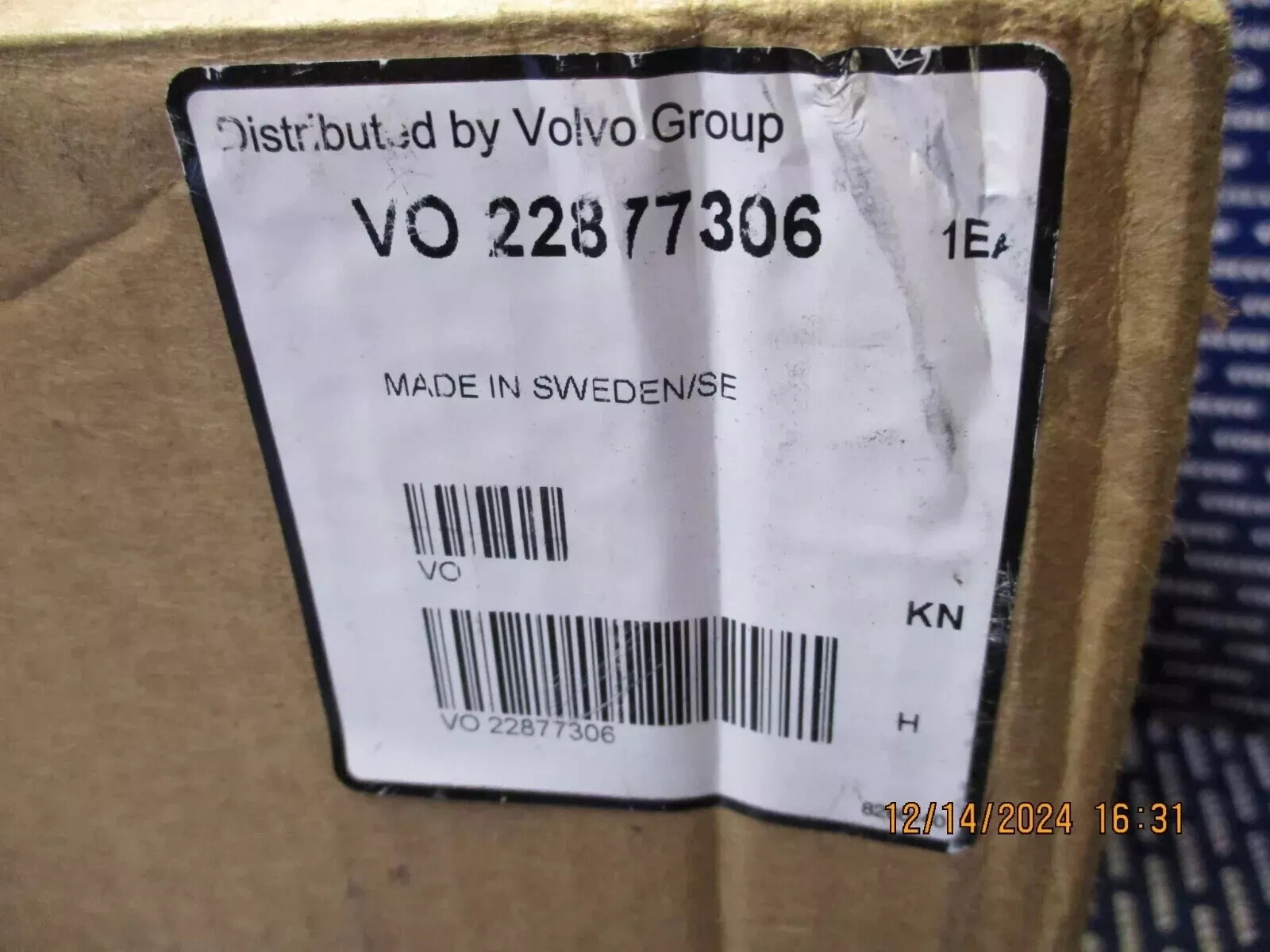 Genuine Oem Volvo D13 Oil separator 22877306 & Gasket 20532891