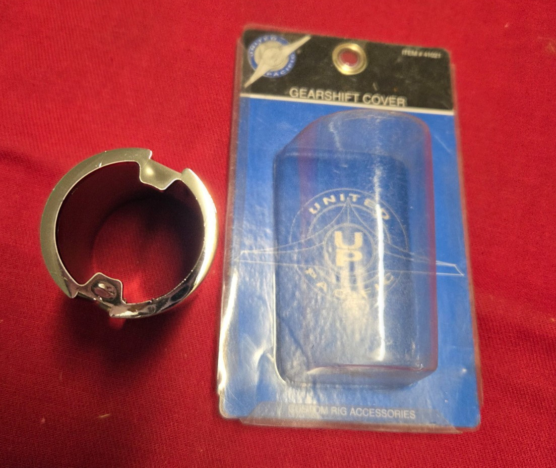 UNITED PACIFIC CHROME PLASTC EATON FULLER GEARSHAFT COVER # 41021