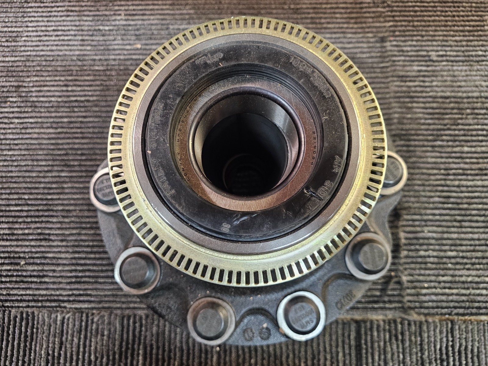 ConMet 10033018 10-Lug Front Steer Wheel Axle Hub w/ 3.46″ Studs, Cast Iron