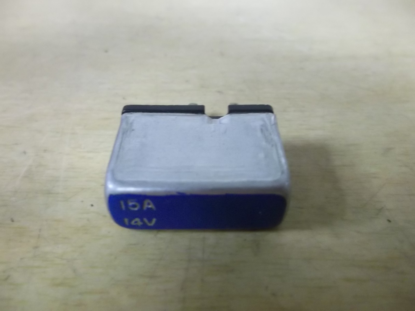 Blue Metal 15A 14V Fuse 15 Amp *FREE SHIPPING*