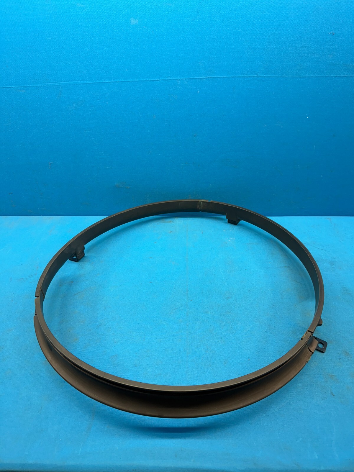 Genuine Paccar F22-1157 Black Fan Ring Shroud Assembly