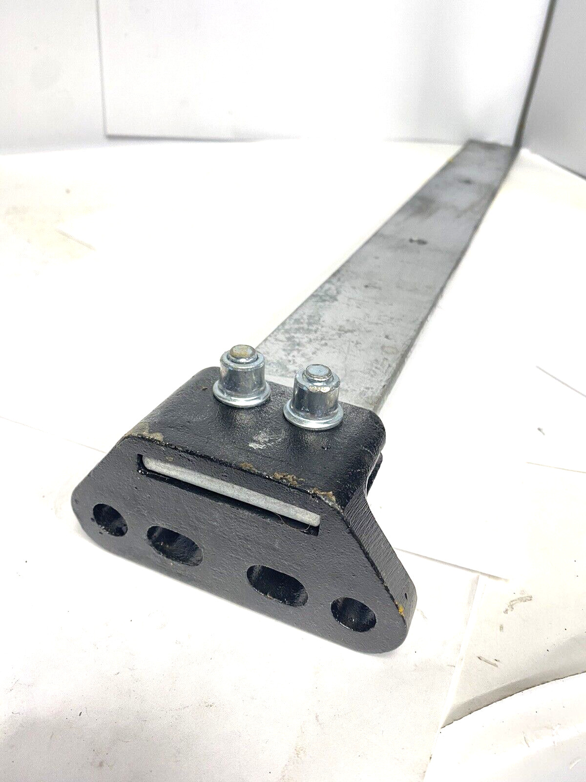 Betts Spring Straight DIRECTFLEX Mud Flap Bracket 25″ Galvanized
