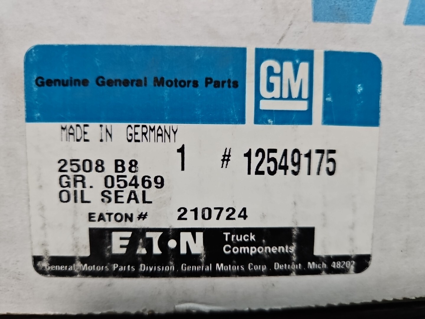 Eaton 210724 – GM 12547175 Differential Pinion Seal OEM *NEW* Made In Germany